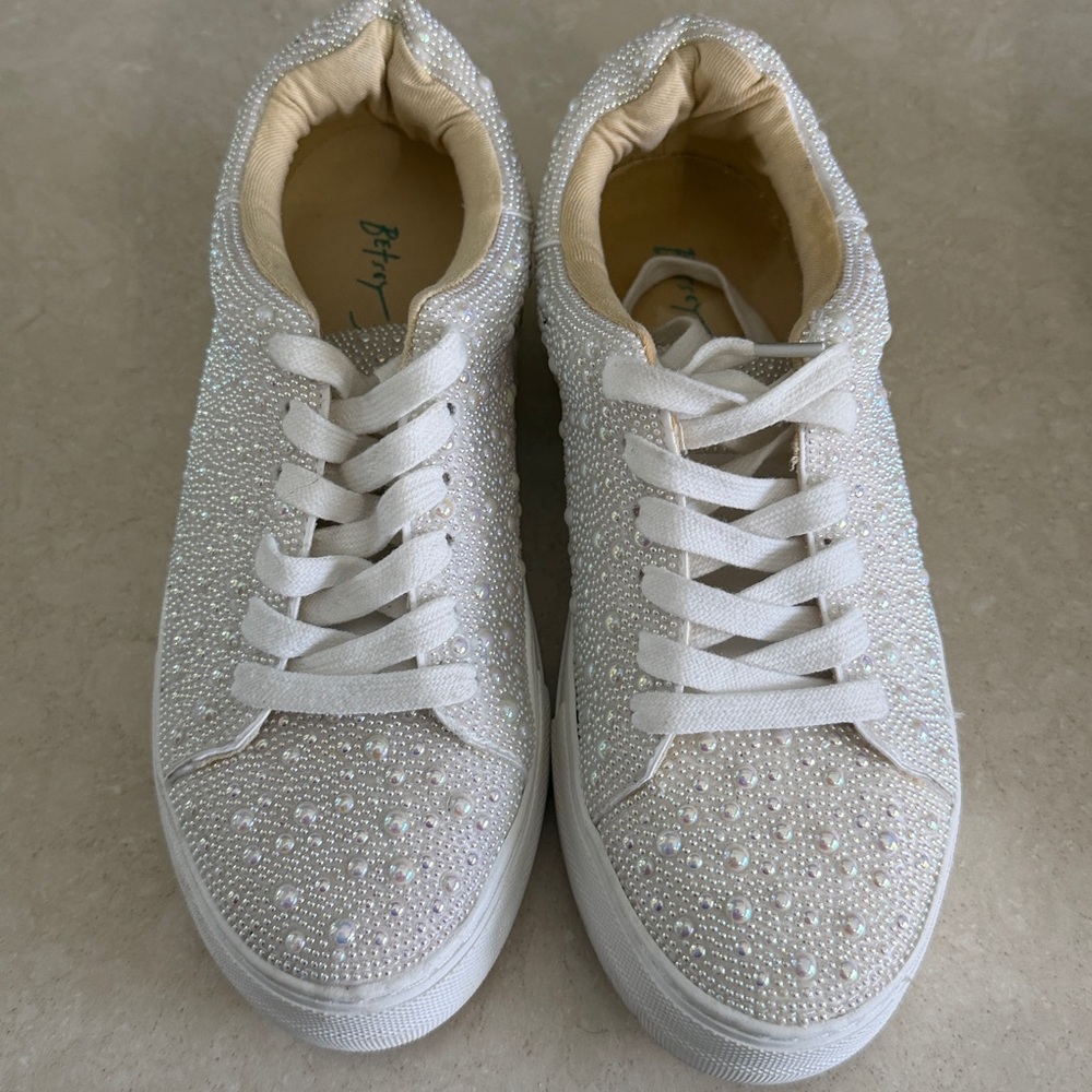 Betsey Johnson Sidny pearl sneakers